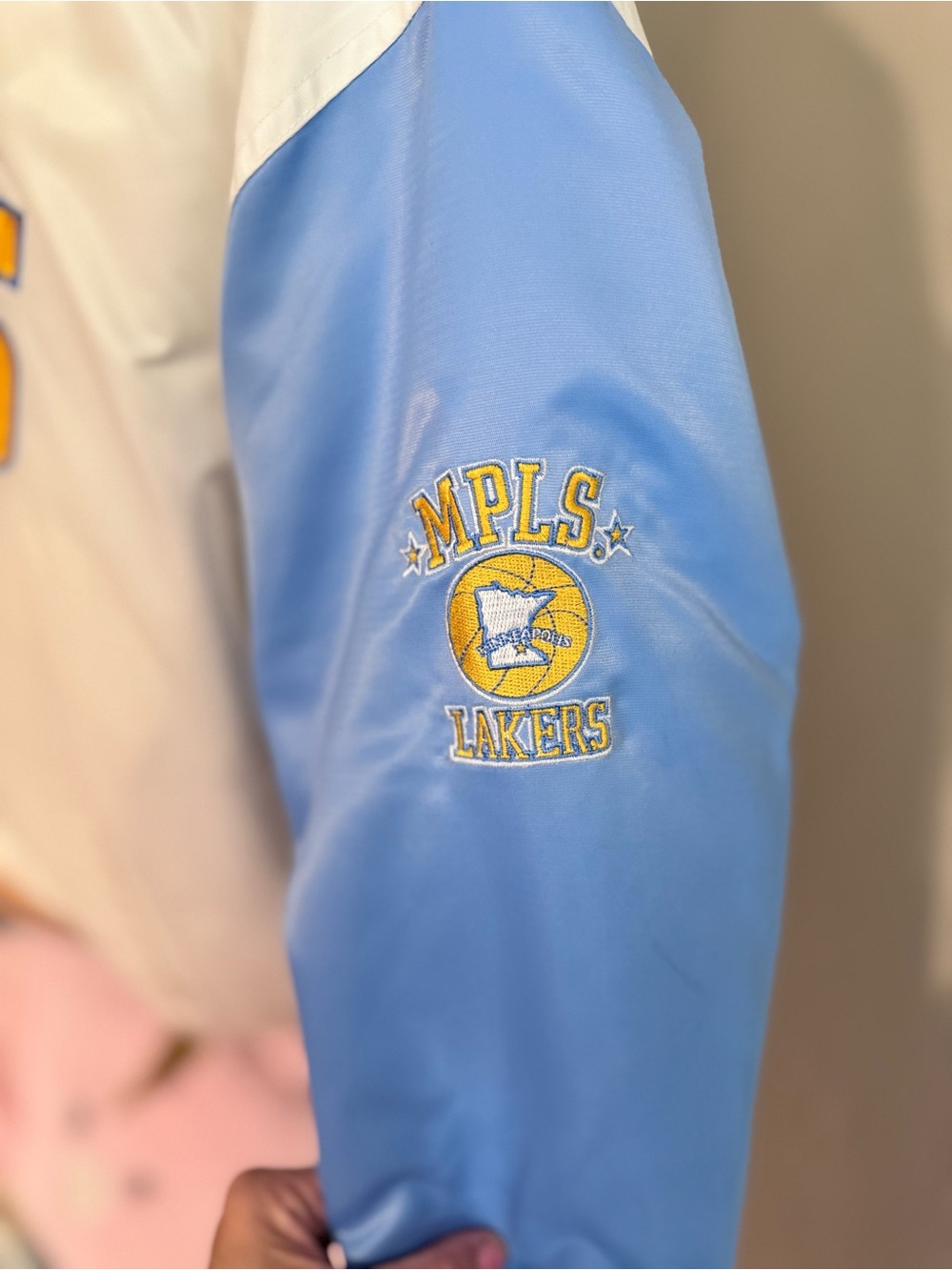 Lakers Jacket - Picture 3 of 8